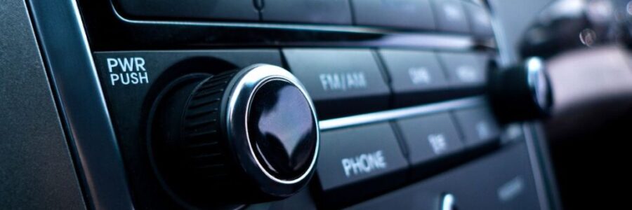 Optymalizacja dźwięku w samochodzie – poradnik dla audiofilów